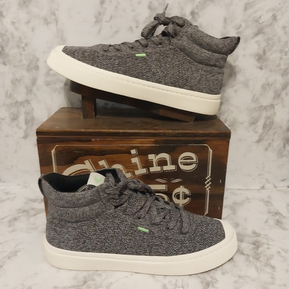 Pre-Owned Cariuma Bamboo Knit Sneakers